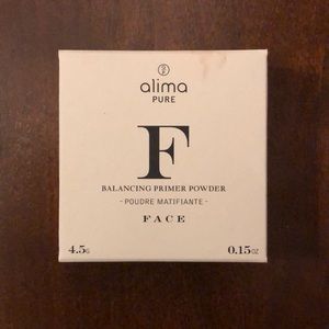 NEW 🎉 Alima Pure Balancing Primer Powder in Light